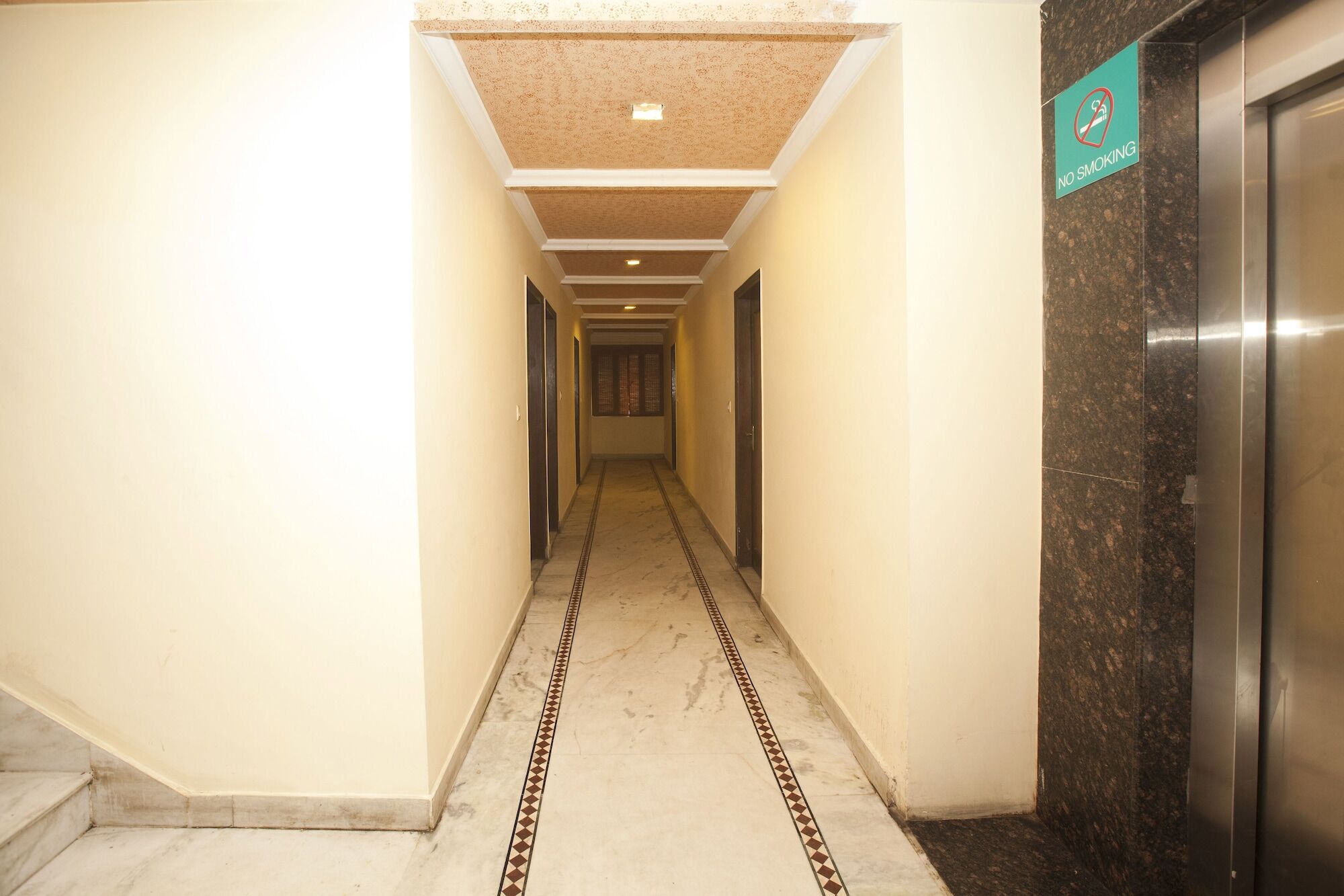 Oyo 337 Hotel Anand Delhi  Extérieur photo